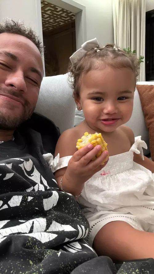 Neymar e Mavie por Reprodução/Instagram