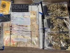 Imagem - Gerente do tráfico é presa com drogas, munições e quase R$ 30 mil em Feira de Santana
