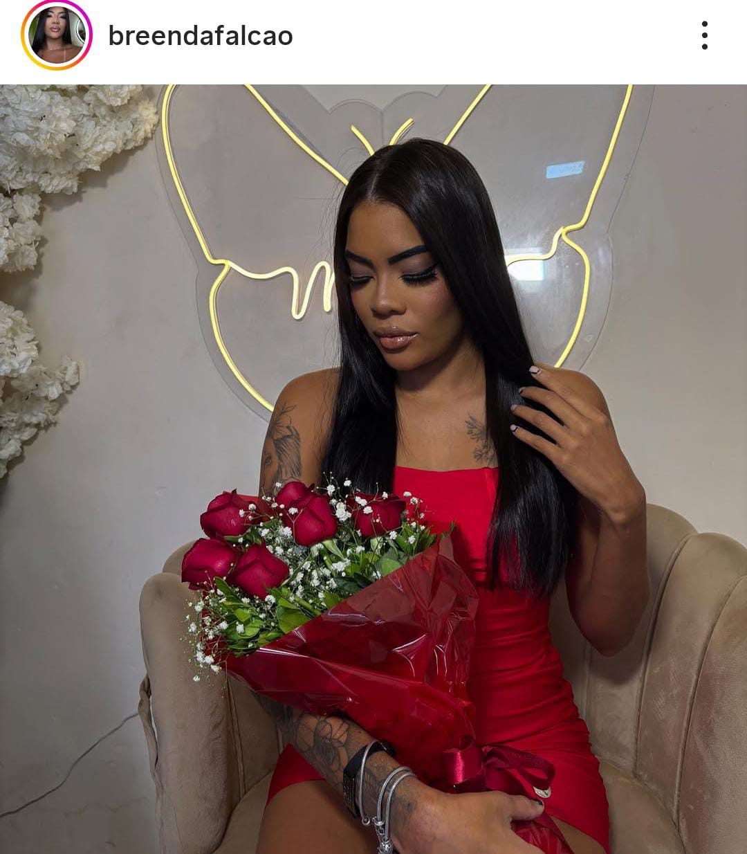 Influenciadora Brenda Falcão tem irmão gêmeo assassinado por Redes sociais