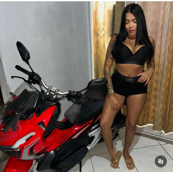 Influenciadora Brenda Falcão tem irmão gêmeo assassinado por Redes sociais