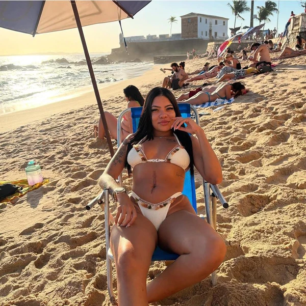 Influenciadora Brenda Falcão tem irmão gêmeo assassinado por Redes sociais