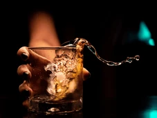 Imagem - Adulteração de bebidas pode virar crime hediondo: Câmara aprova urgência de votação