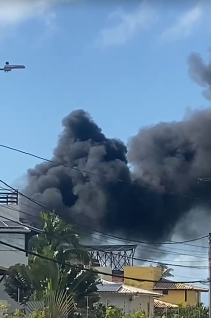 Incêndio em hotel no bairro de Stella Maris por Reprodução/InfoStella