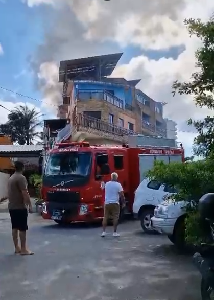 Incêndio em hotel no bairro de Stella Maris por Reprodução/InfoStella