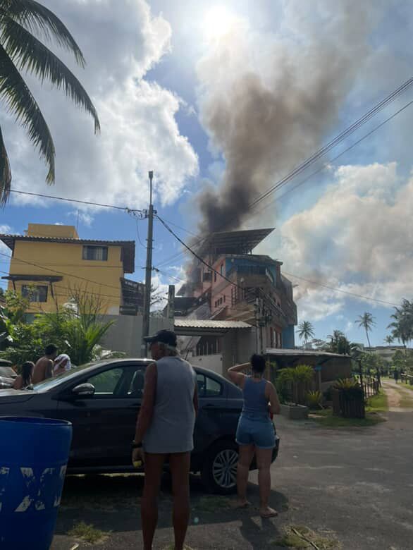 Incêndio em hotel no bairro de Stella Maris por Reprodução/InfoStella