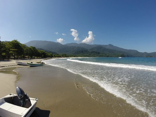 Praia de Castelhanos por Reprodução