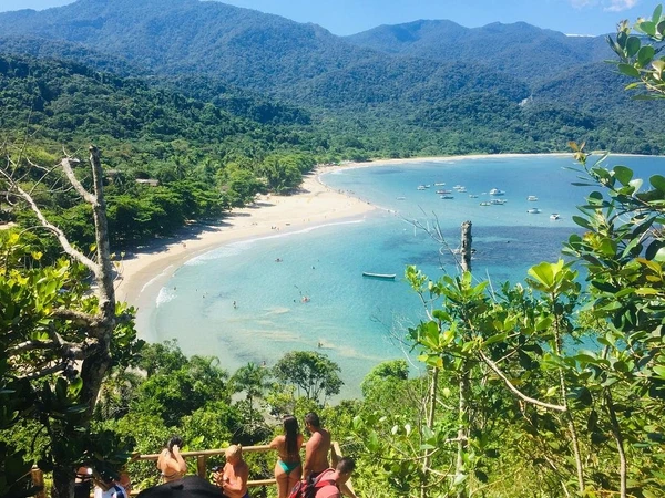 Praia de Castelhanos por Reprodução