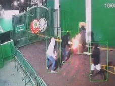 Imagem - Vídeo: Academia de Futebol do Palmeiras é alvo de ataques com rojões