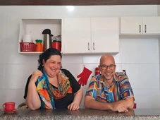 Imagem - Livro reúne fotografias e poema sobre situações-limite da vida cotidiana