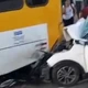 Imagem - Carro fica parcialmente destruído após batida com ônibus na Avenida Suburbana