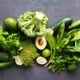 Imagem - 8 vegetais verdes-escuros que ajudam a prevenir doenças