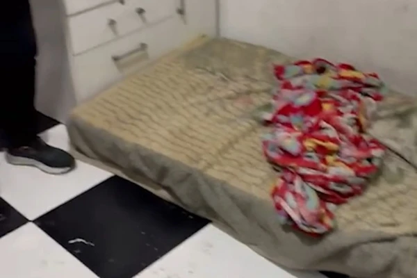 Casa onde as crianças viviam por Reprodução/G1