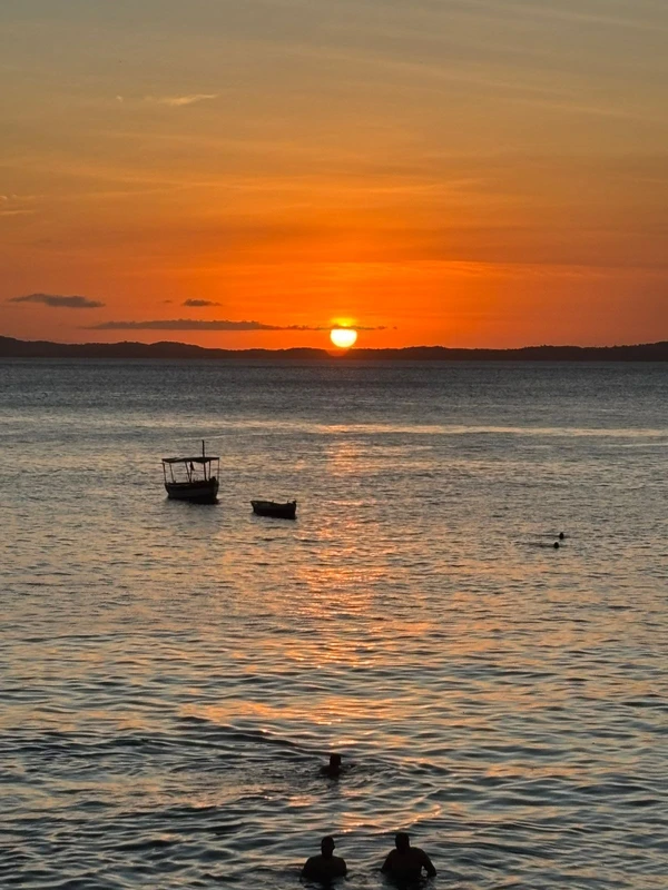 Com 28ºC nesta segunda-feira (11), sol se pôs sem nuvens por Daniel Freitas/ Leitor CORREIO