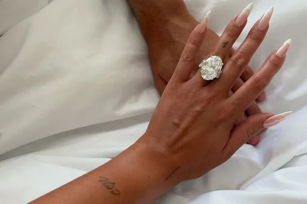 Cristiano Ronaldo e Georgina estão noivos por Reprodução/Instagram