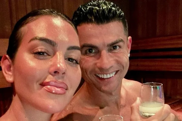 Cristiano Ronaldo e Georgina estão noivos