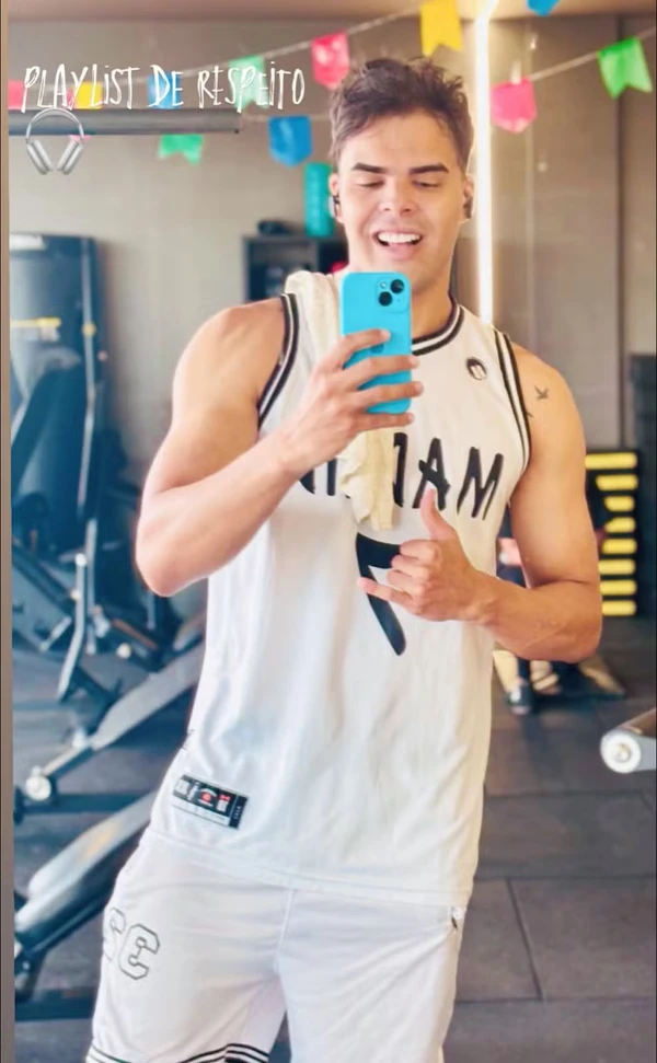 Daniel Torres por Reprodução