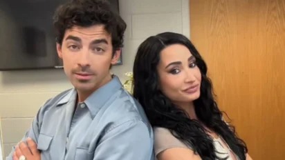 eDemi Lovato surpreende fãs ao cantar com Jonas Brothers por Reprodução/Redes Sociais 