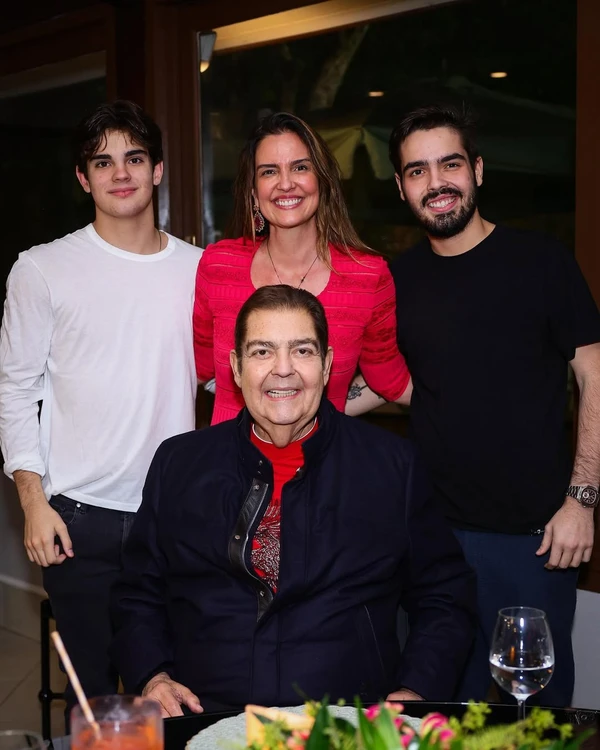 Faustão e filhos por Reprodução/Instagram