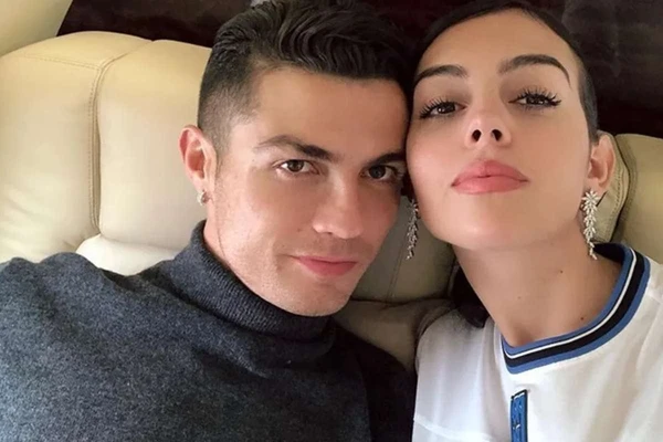 Georgina e Cristiano Ronaldo por Reprodução