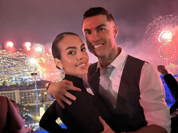 Georgina e Cristiano Ronaldo por Reprodução