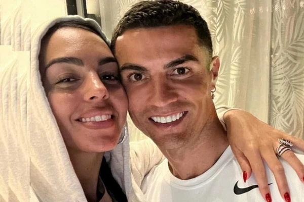 Georgina e Cristiano Ronaldo por Reprodução