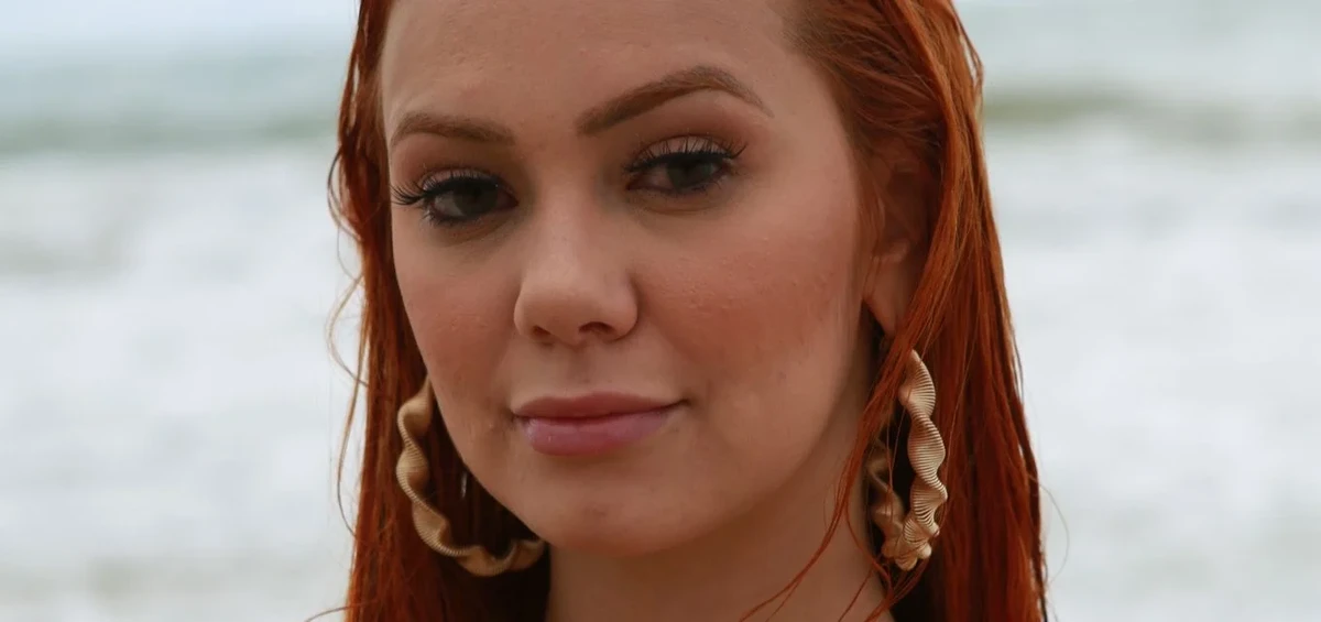 Mirela Janis por Reprodução