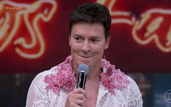 Rodrigo Faro tira a roupa e mostra bumbum falso na Dança dos Famosos