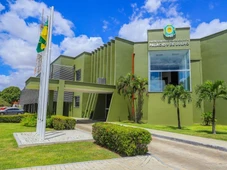 Imagem - Prefeitura divulga edital de concurso com 672 vagas e salários de até R$ 7,5 mil
