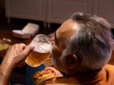 Imagem - Seu cérebro encolhe ao beber álcool? Saiba o que diz a ciência