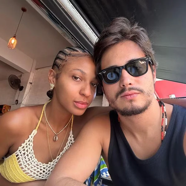 Ayomi Domenica e Danilo Mesquita por Reprodução/Instagram