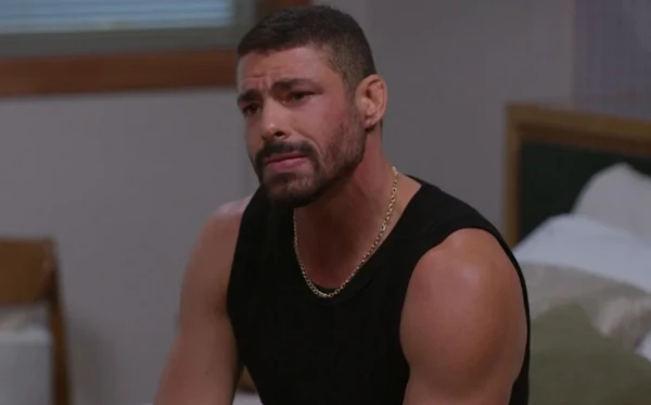 César (Cauã Reymond) em Vale Tudo