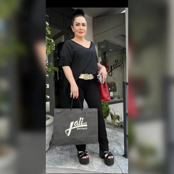 Cristina Galvão é artista plástica e mãe de Fiuk por Reprodução/Instagram
