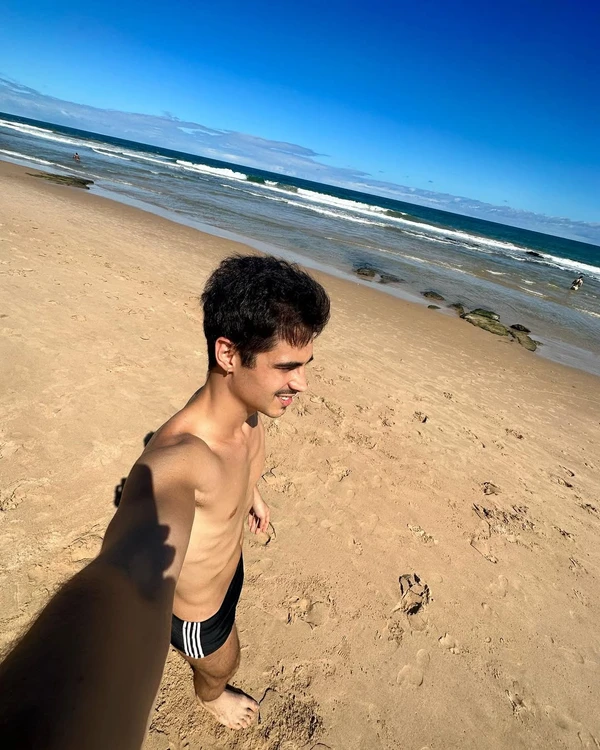 Danilo Mesquita é apontado como o novo affair de Bruna Marquezine por Reprodução/Instagram