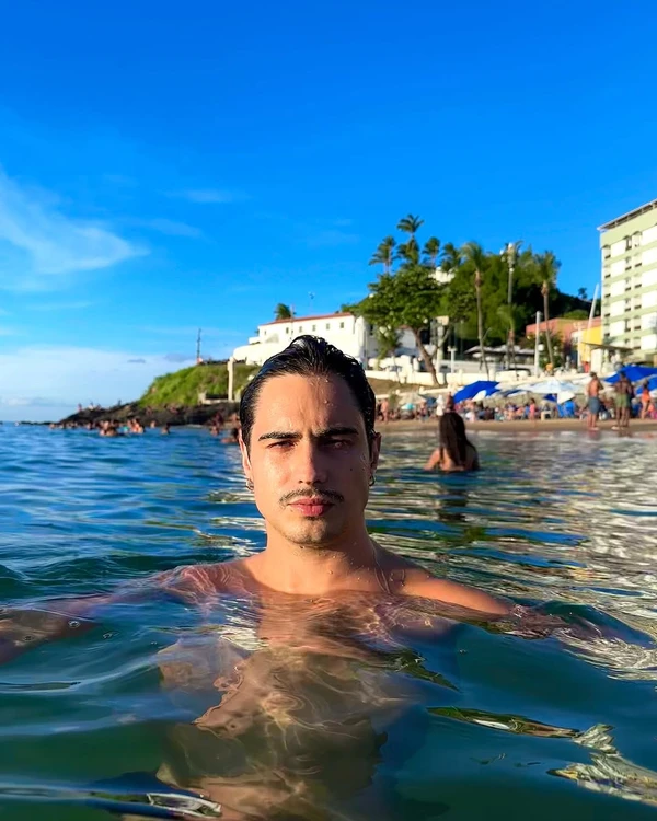 Danilo Mesquita é apontado como o novo affair de Bruna Marquezine por Reprodução/Instagram