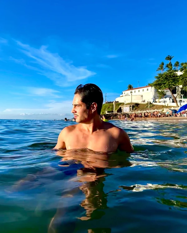 Danilo Mesquita é apontado como o novo affair de Bruna Marquezine por Reprodução/Instagram