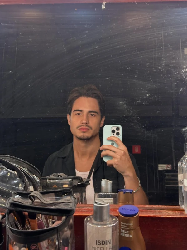 Danilo Mesquita é apontado como o novo affair de Bruna Marquezine por Reprodução/Instagram