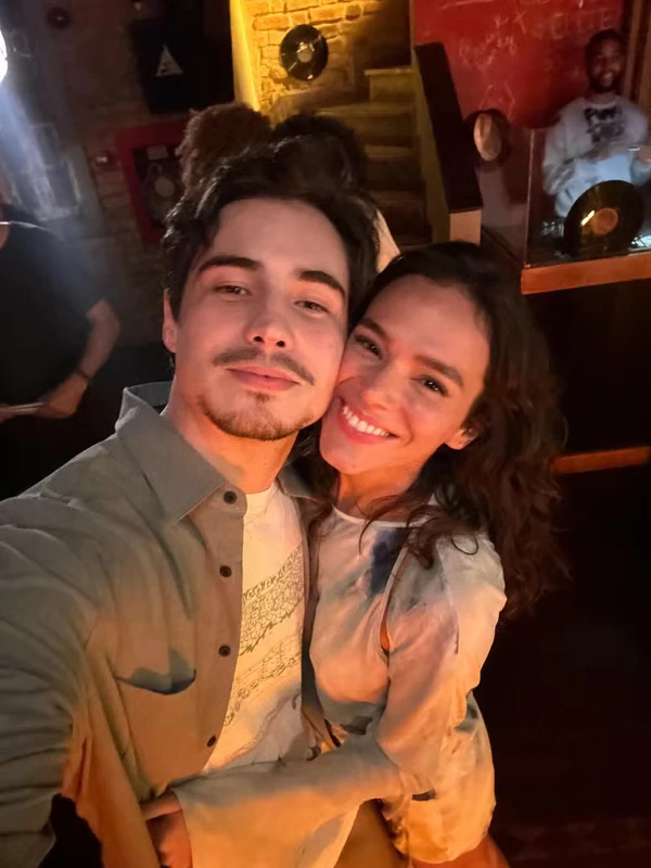 Danilo Mesquita é apontado como o novo affair de Bruna Marquezine por Reprodução/Instagram