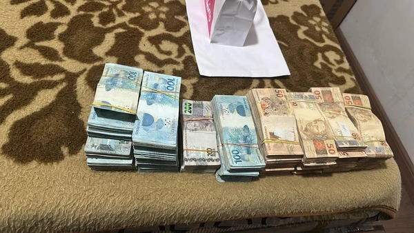 Dinheiro apreendido durante a Operação Ícaro, do MP paulista