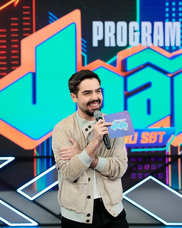 João Silva publicou álbum de fotos pelo Dia da Televisão por Reprodução/Instagram
