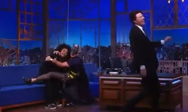 Juliana Oliveira no "The Noite" por Reprodução/SBT