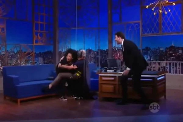Juliana Oliveira no "The Noite" por Reprodução/SBT