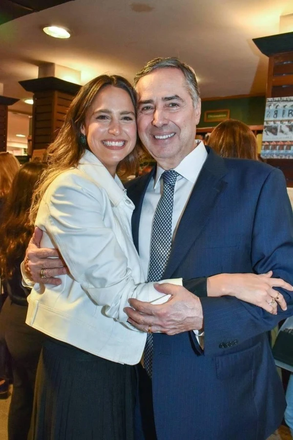 Luna Barroso e o pai por Reprodução