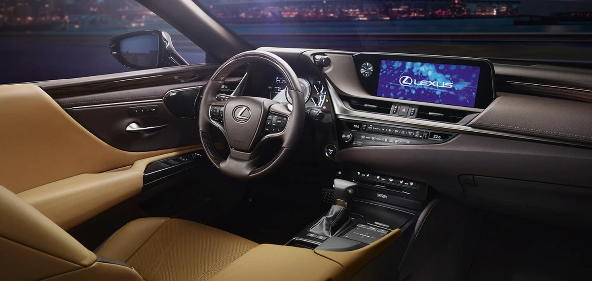 Modelo escolhido pela Corte é o Lexus ES 300H por Divulgação / Lexus 