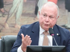 Imagem - Paulo Azi pauta projetos na CCJ para combater adultização de crianças e adolescentes nas redes sociais