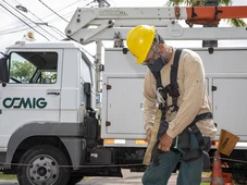 Imagem - Empresa de energia anuncia concurso com 150 vagas para eletricista com salário de até R$ 4.331,91