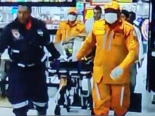 Imagem - Trabalhador é hospitalizado após cair durante manutenção na Ferreira Costa