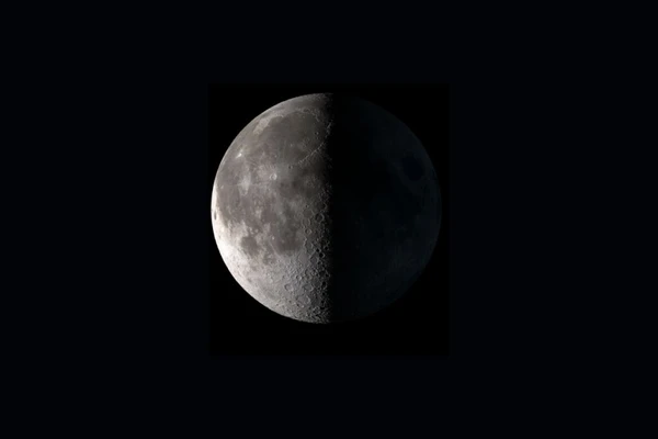 A Lua Quarto Crescente oferecerá equilíbrio entre reflexão e ação por Shutterstock