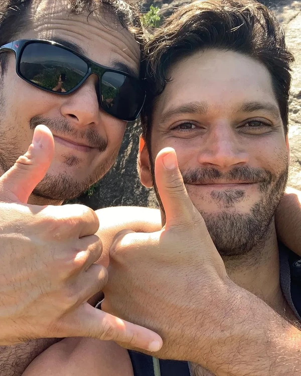 Armando Babaioff e Victor Novaes  por Reprodução/Instagram