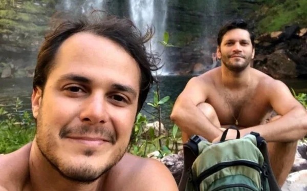 Armando Babaioff e Victor Novaes  por Reprodução/Instagram