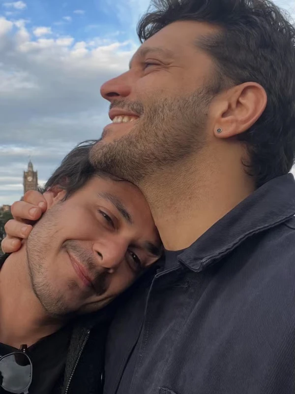 Armando Babaioff e Victor Novaes por Reprodução/Instagram
